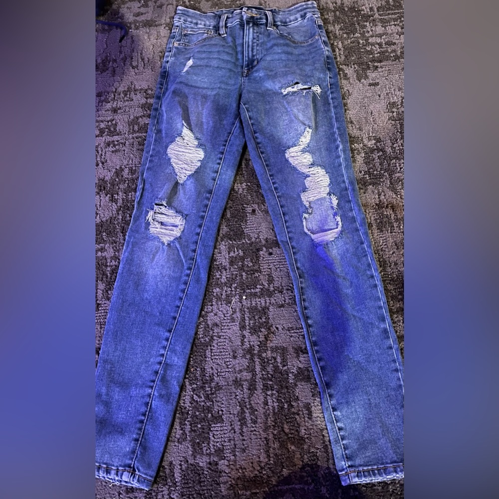 Aeropostale ripped skinny jeans